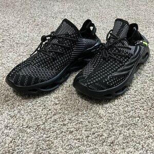 Men’s athletic shoes